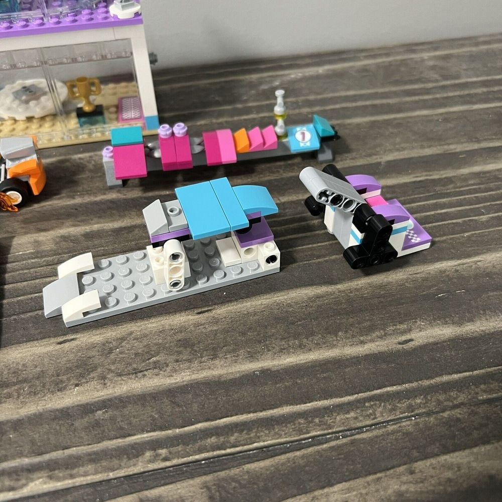 Lego Friends 41351 Creative Tuning Shop 95% Complete No Box - Picture 2 of 10